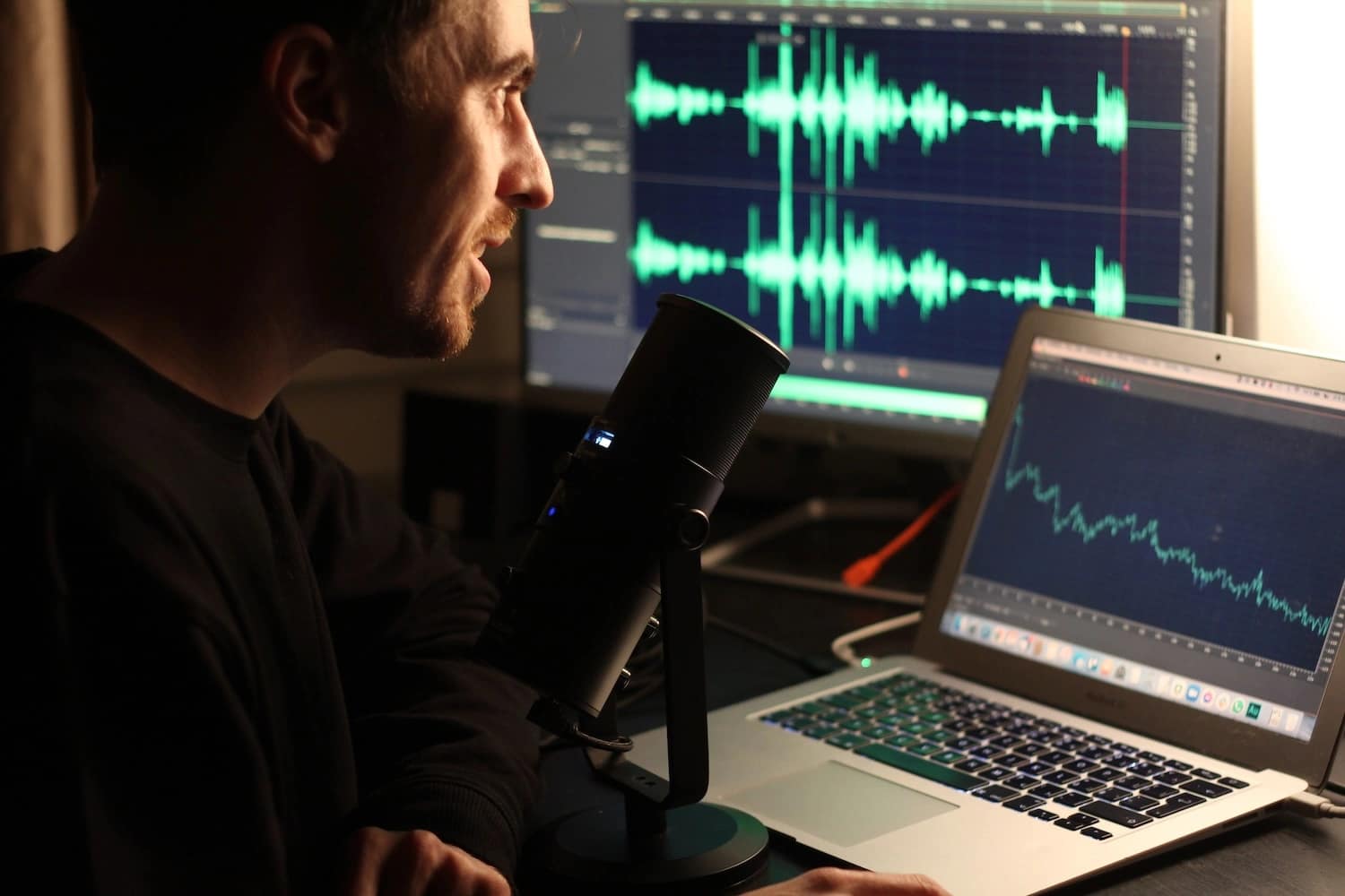 Moderace Robert Kučera moderátor - hlasové nahrávání